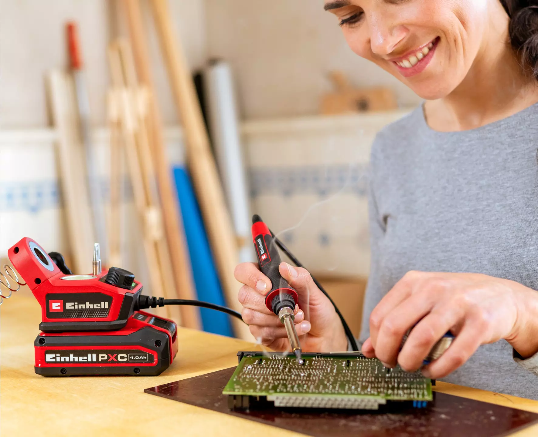 einhell-expert-cordless-soldering-iron-4520400-example_usage-001