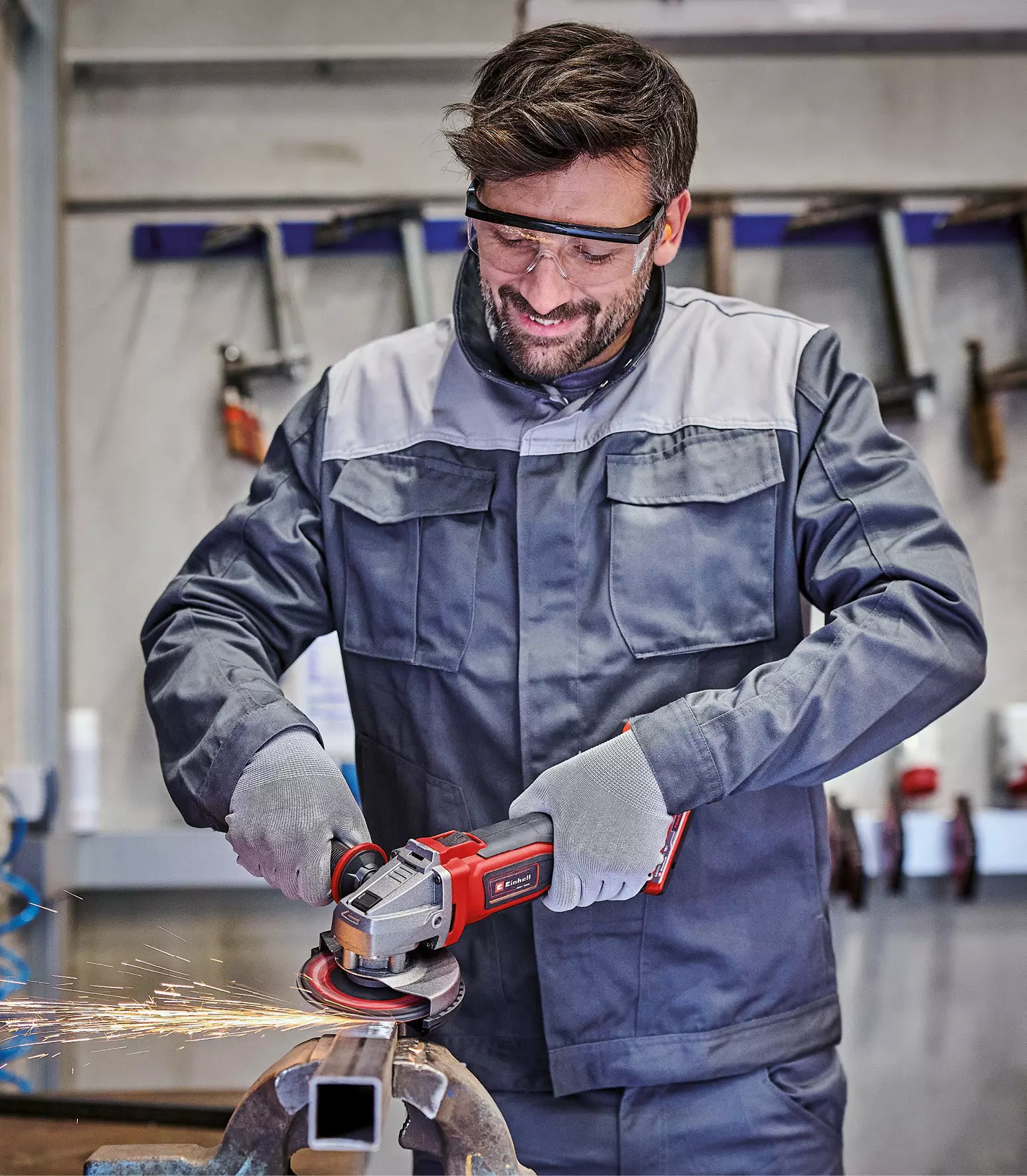 einhell-expert-cordless-angle-grinder-4431138-example_usage-001