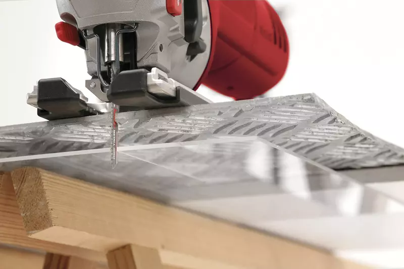 kwb-diy-jigsaw-blades-49625620-example_usage-205