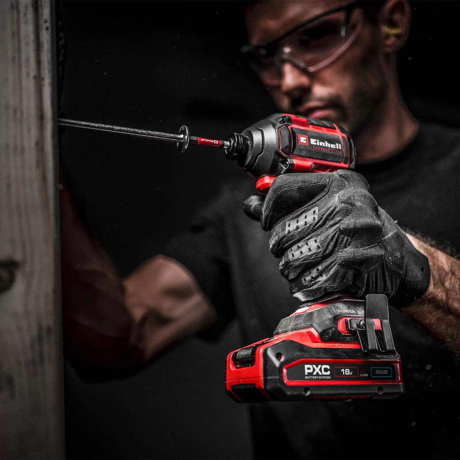 einhell-professional-cordless-impact-driver-3001407-example_usage-001