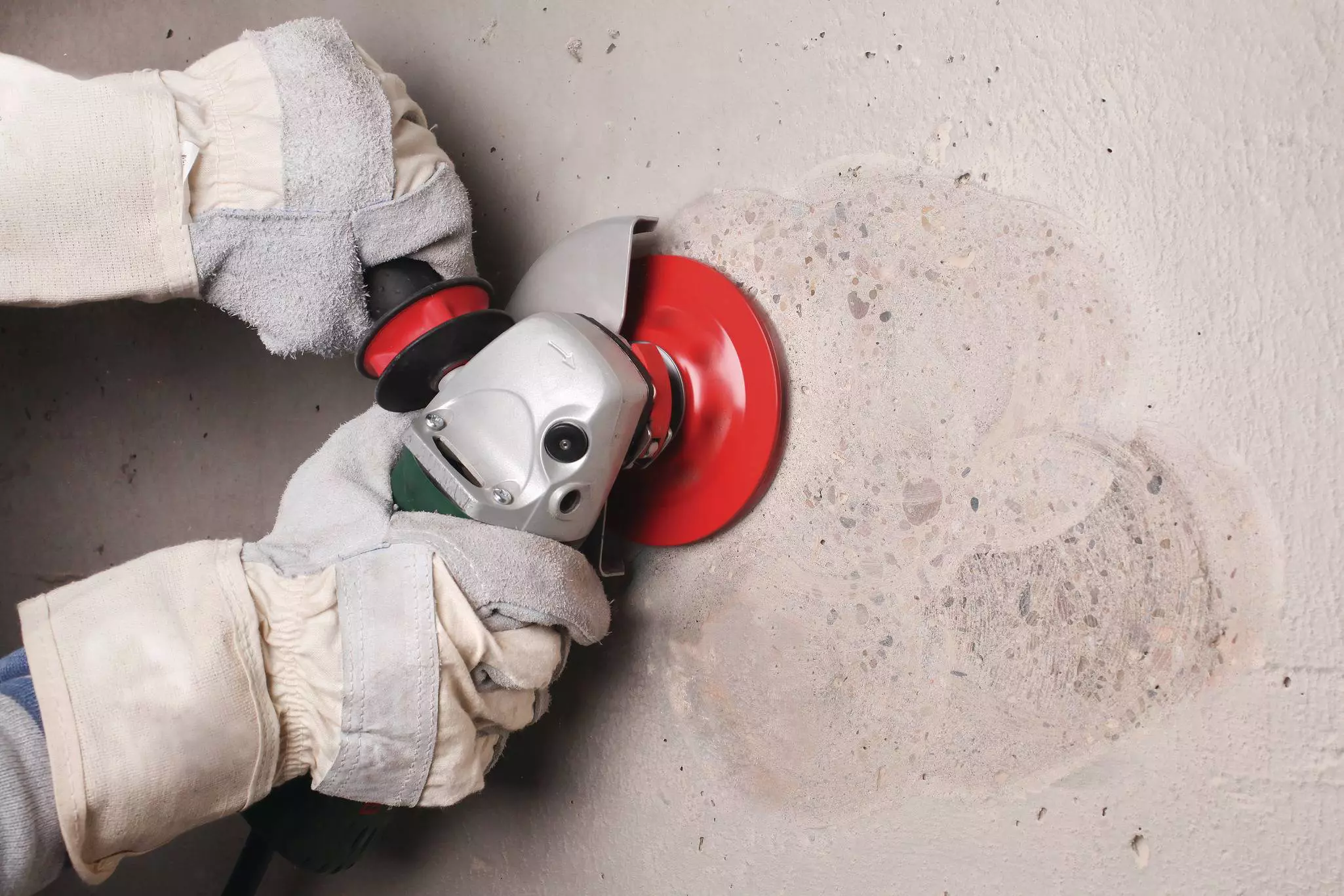 kwb-diy-sanding-paper-discs-49726240-example_usage-202