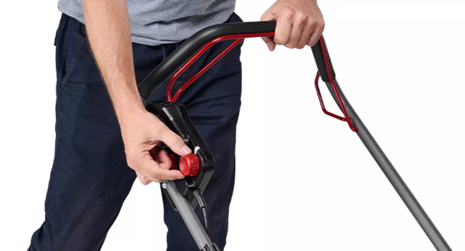 Operação da tração traseira no Einhell corta-relva a bateria GC-CM 36/51 S Li BL (2x5,2Ah) através da pega com mecanismo de alavanca.