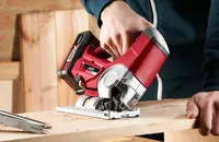 ozito-cordless-jig-saw-4321201-example_usage-102