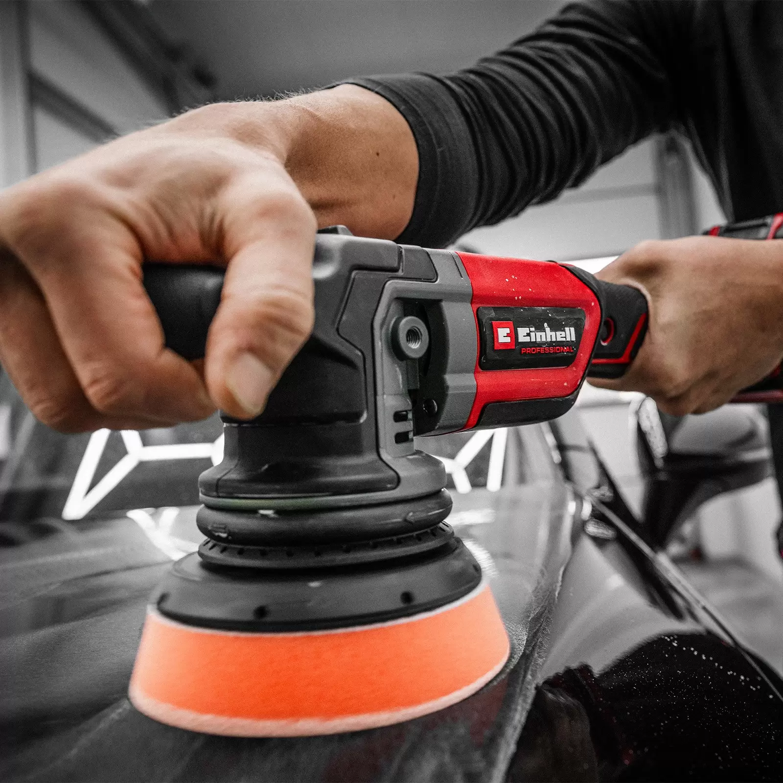 einhell-professional-cordless-eccentric-polisher-3001429-example_usage-001