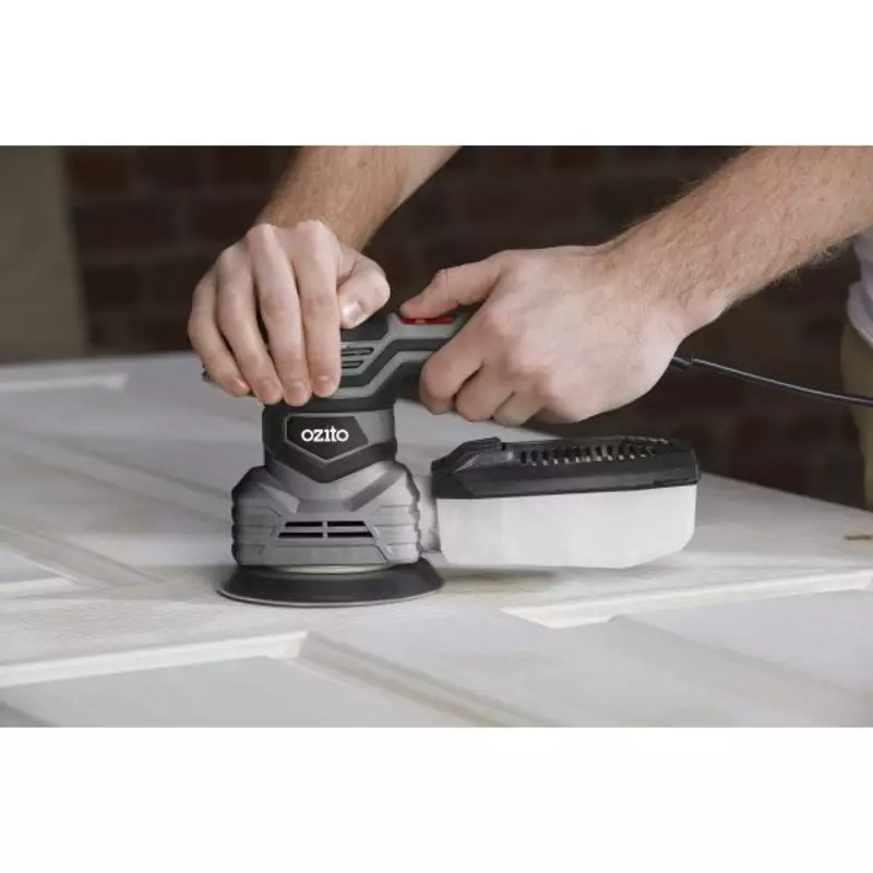 ozito-multi-sander-3000050-example_usage-101