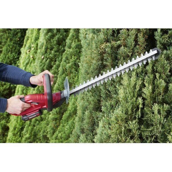 ozito-cordless-hedge-trimmer-3410647-example_usage-101