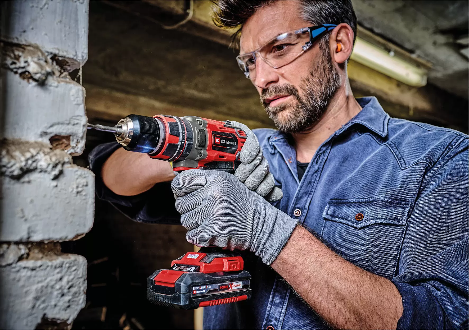 einhell-professional-cordless-impact-drill-4513940-example_usage-001