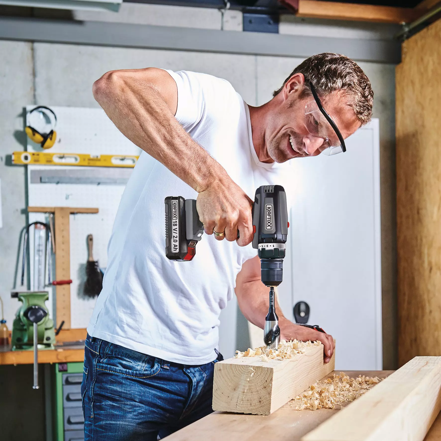 kraftixx-cordless-drill-4514004-example_usage-001