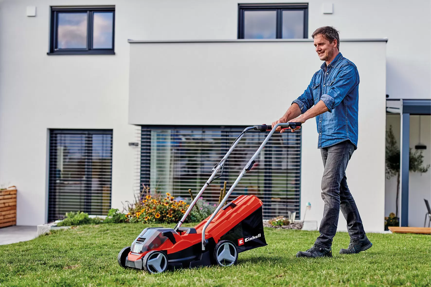 einhell-expert-cordless-lawn-mower-3413210-example_usage-001