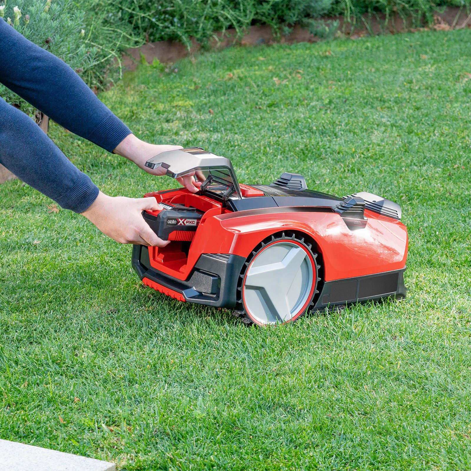 ozito-robot-lawn-mower-3001047-detail_image-102