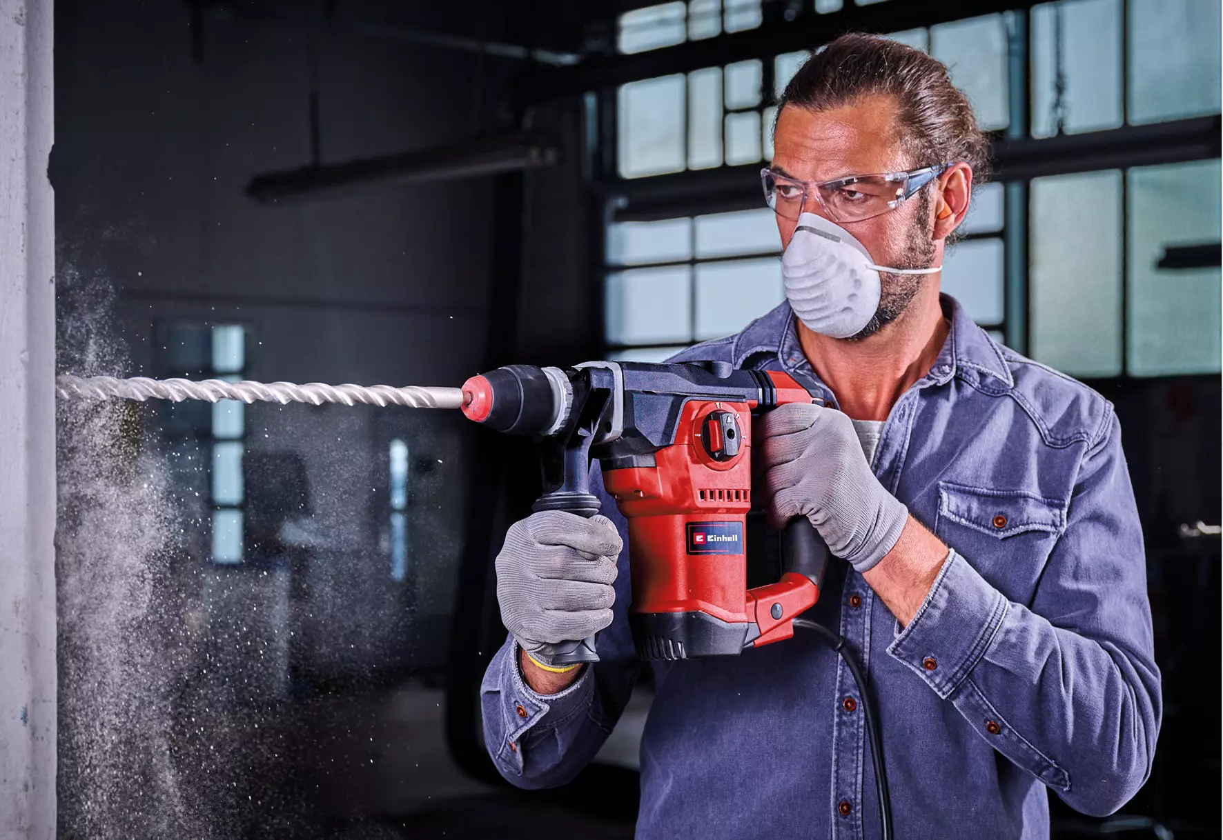 einhell-expert-rotary-hammer-4258519-example_usage-001