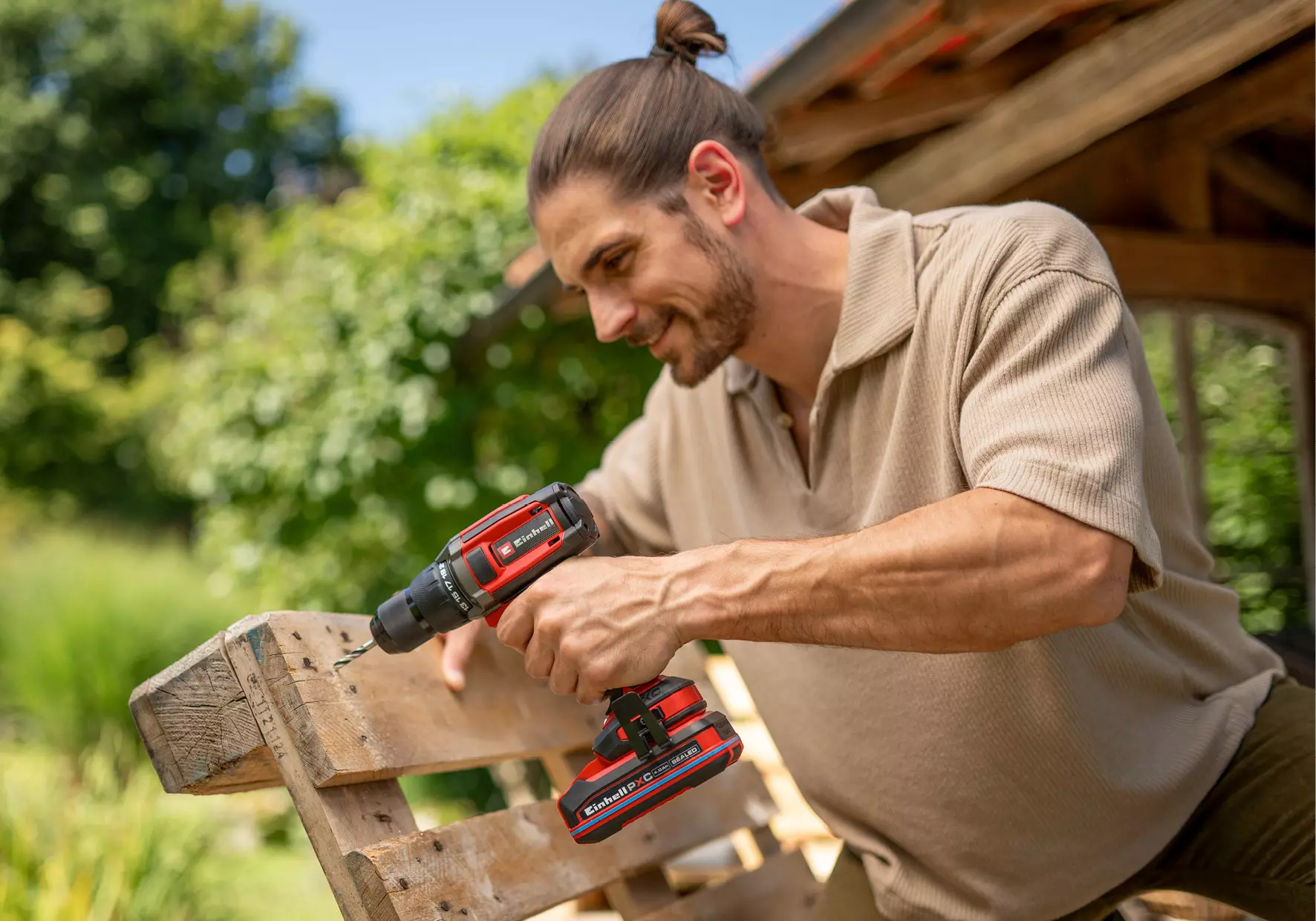 einhell-expert-cordless-drill-4514345-example_usage-001