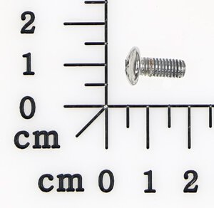 screw M5 x 9