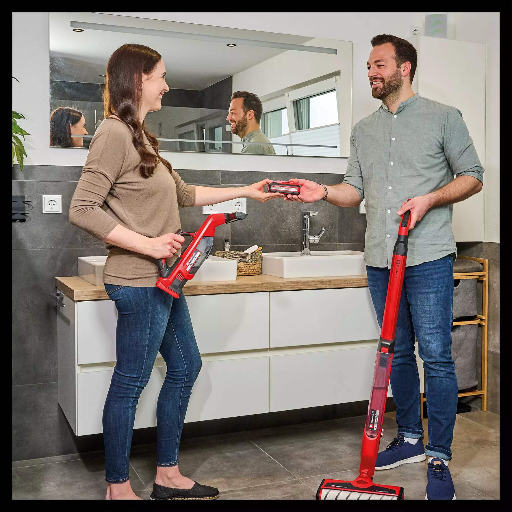 einhell-expert-cordless-hard-floor-cleaner-3437120-detail_image-001