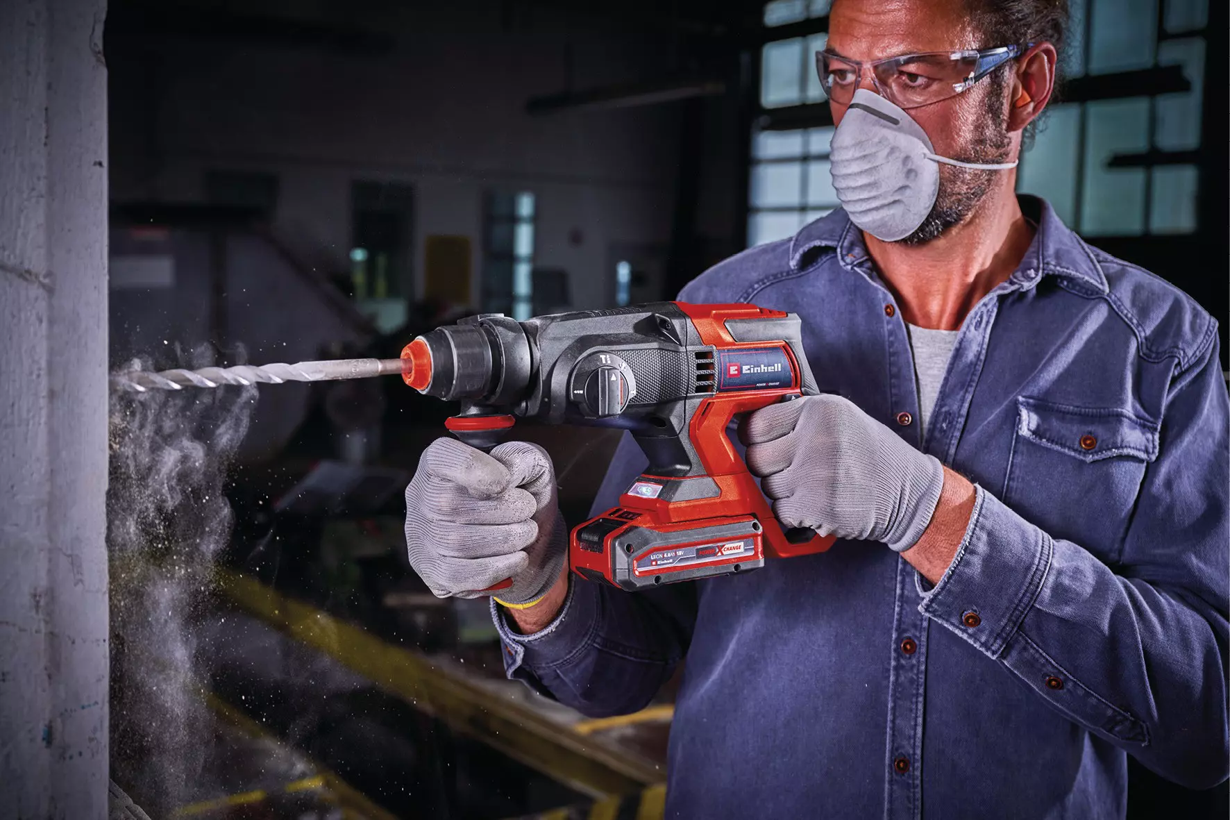 einhell-expert-cordless-rotary-hammer-4514299-example_usage-001