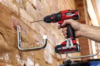 ozito-cordless-impact-drill-3000170-example_usage-103