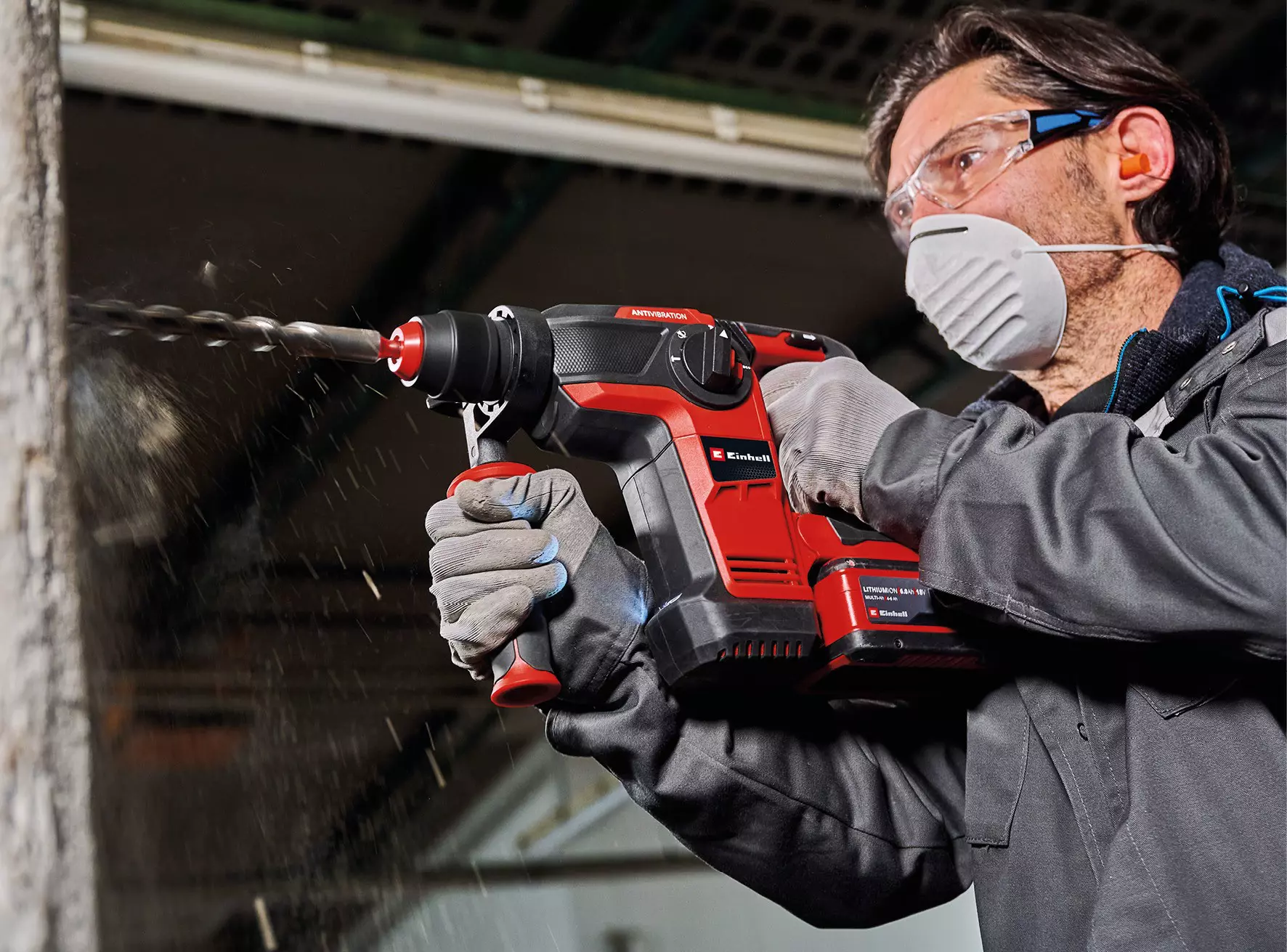 einhell-professional-cordless-rotary-hammer-4514274-example_usage-001