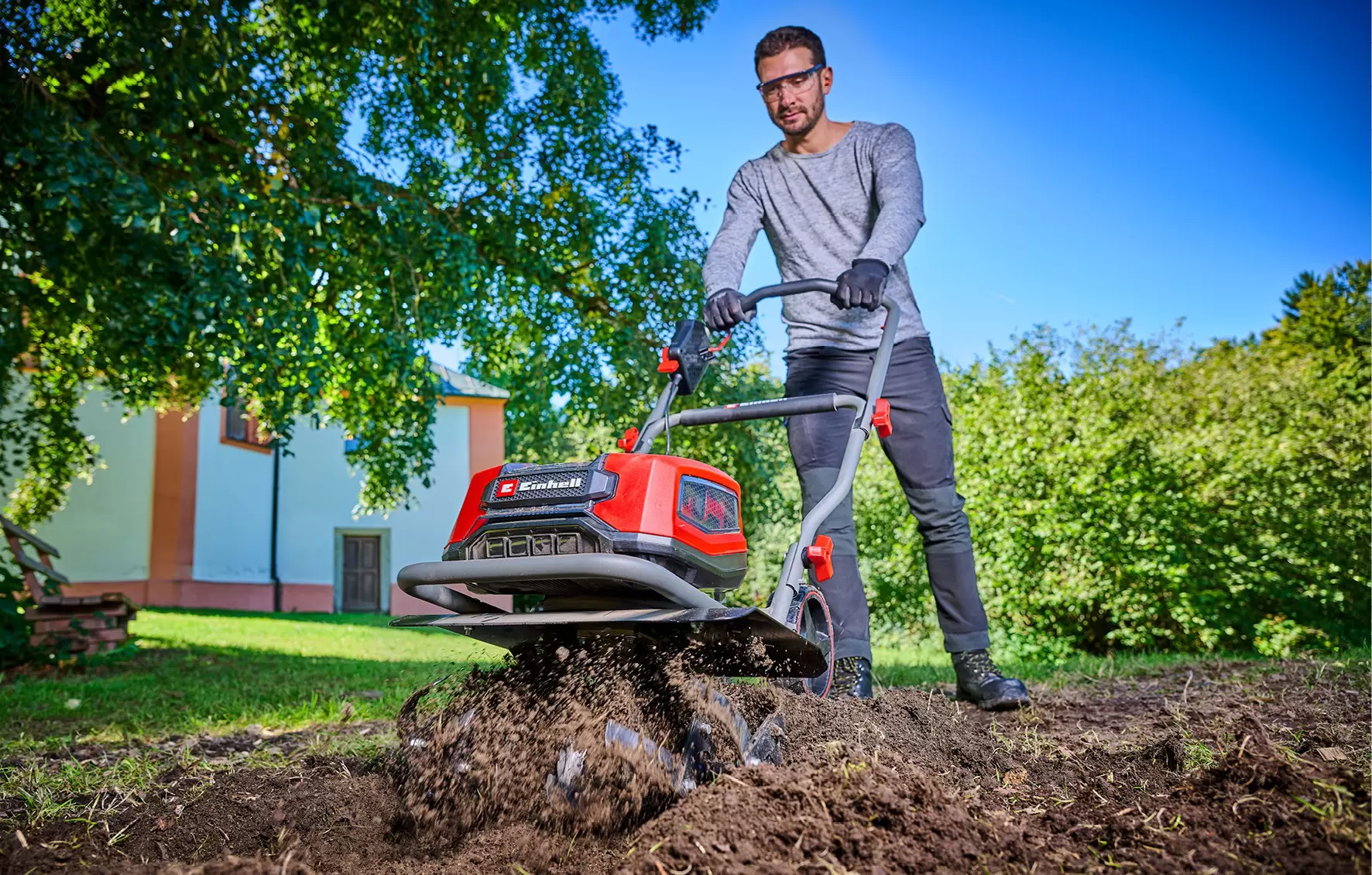 einhell-professional-cordless-tiller-3431220-example_usage-001