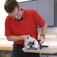 einhell-classic-circular-saw-4330936-example_usage-001