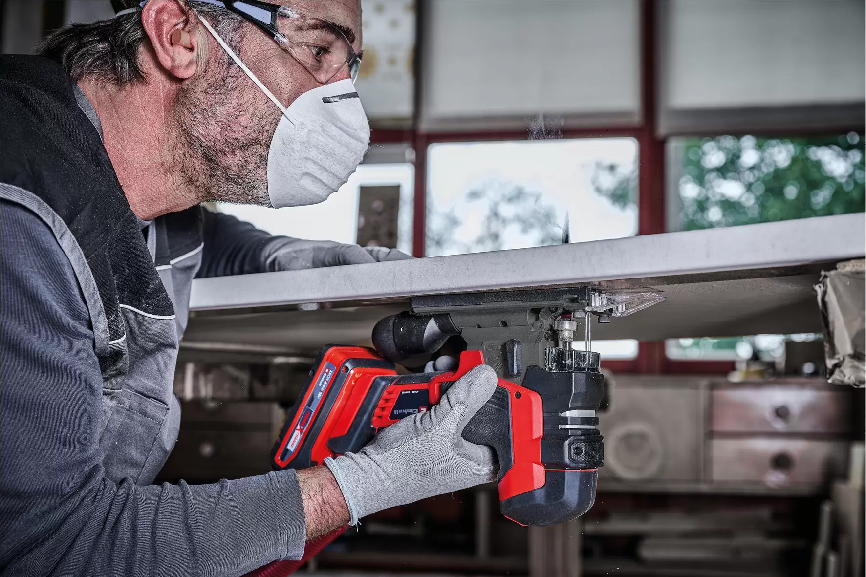 einhell-professional-cordless-jig-saw-4321268-example_usage-001