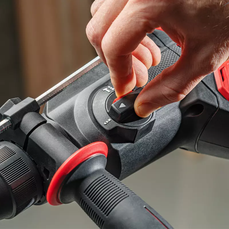 ozito-cordless-rotary-hammer-3001058-detail_image-101