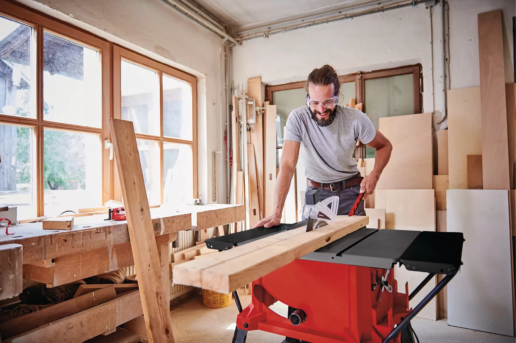 einhell-classic-table-saw-4340512-example_usage-001