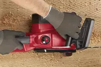 ozito-cordless-chain-saw-4501768-example_usage-101