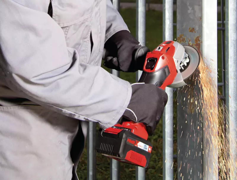 einhell-expert-cordless-angle-grinder-4431113-example_usage-001