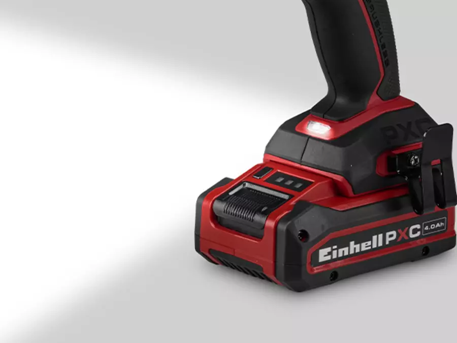 LED light on the base of the Einhell Professional cordless impact drill TP-CD 18/50-C Li-i BL lit up when working.