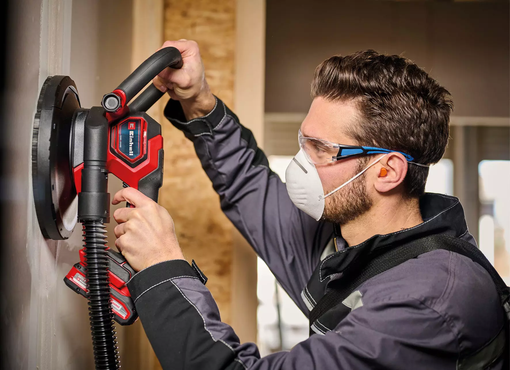 einhell-professional-cordless-drywall-polisher-4259995-example_usage-001