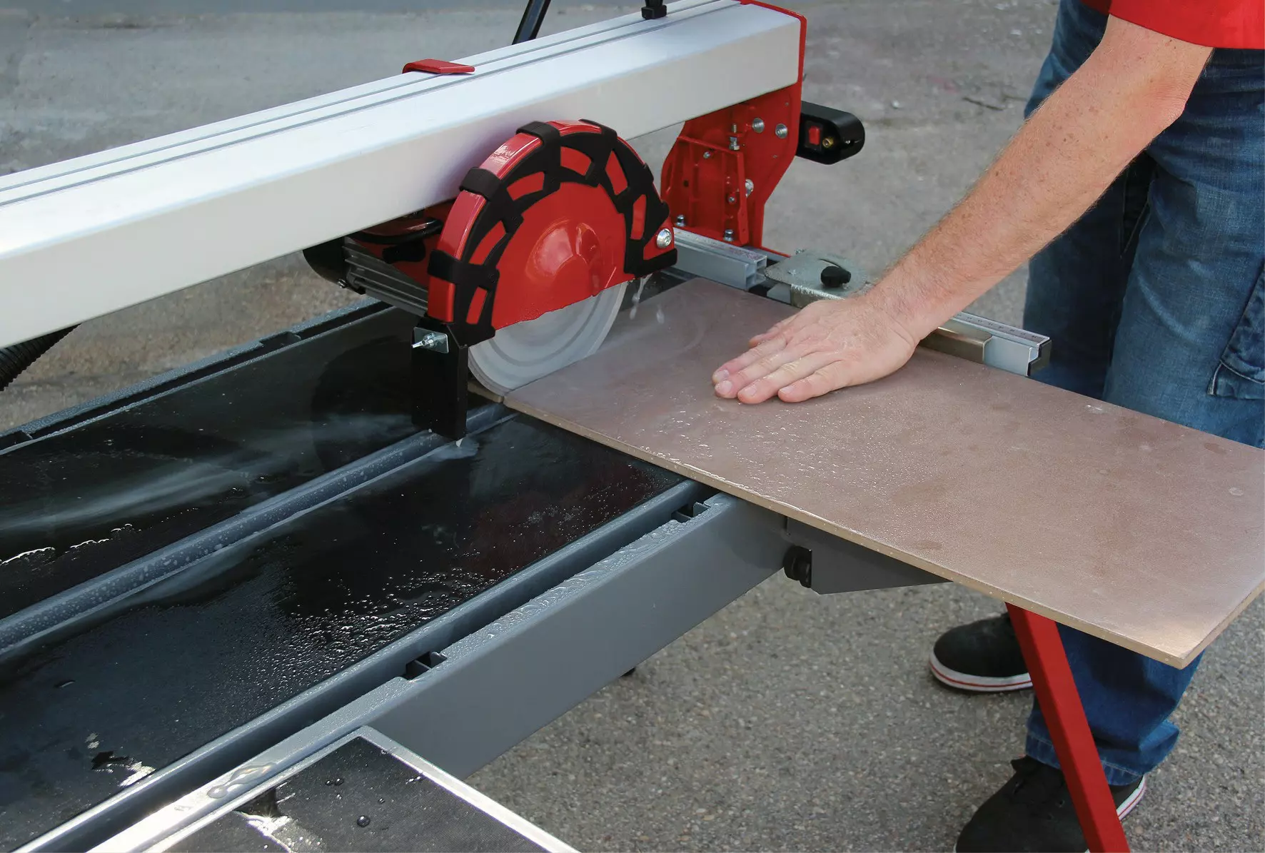 einhell-expert-radial-tile-cutting-machine-4301220-example_usage-001