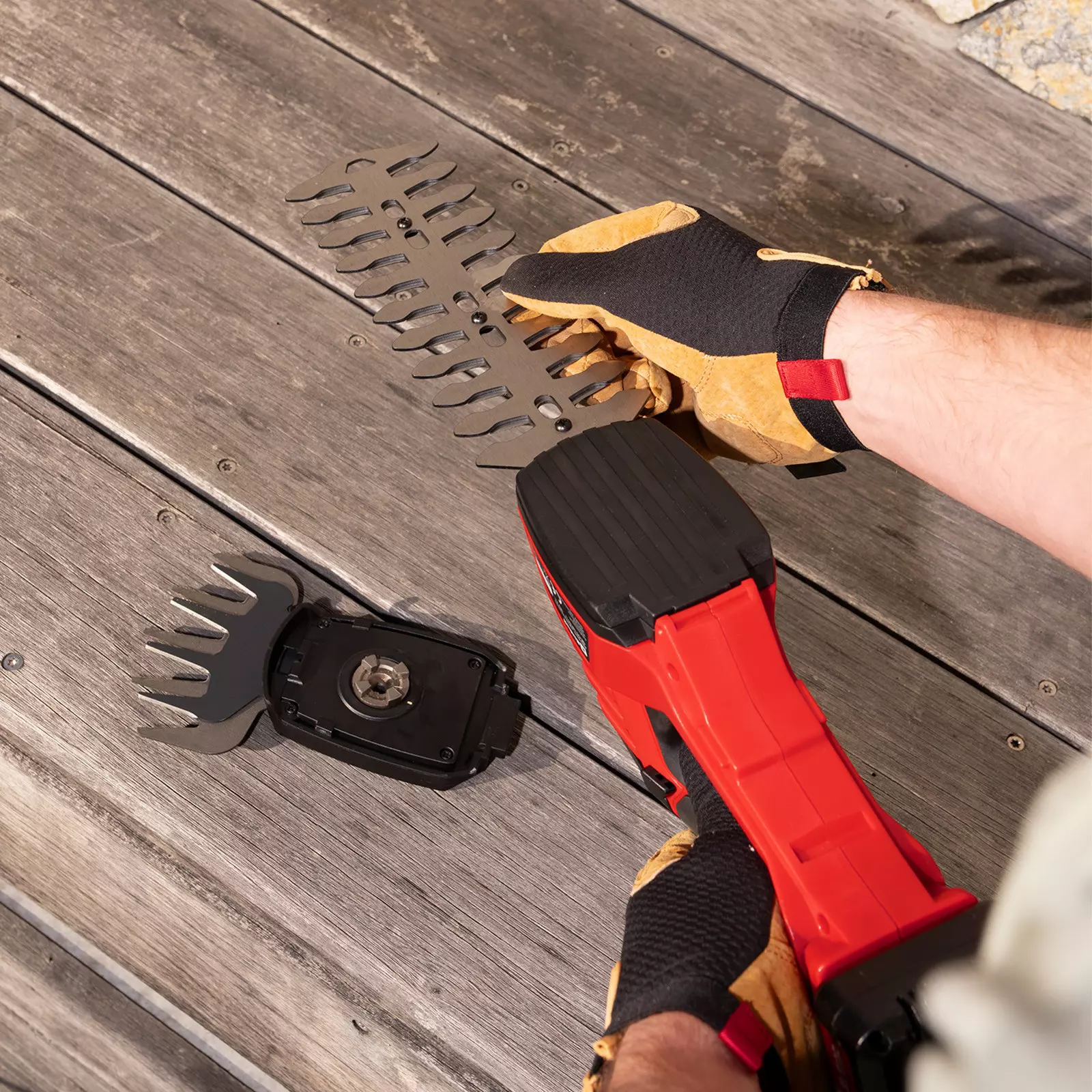 ozito-cordless-grass-and-bush-shear-3001250-example_usage-105