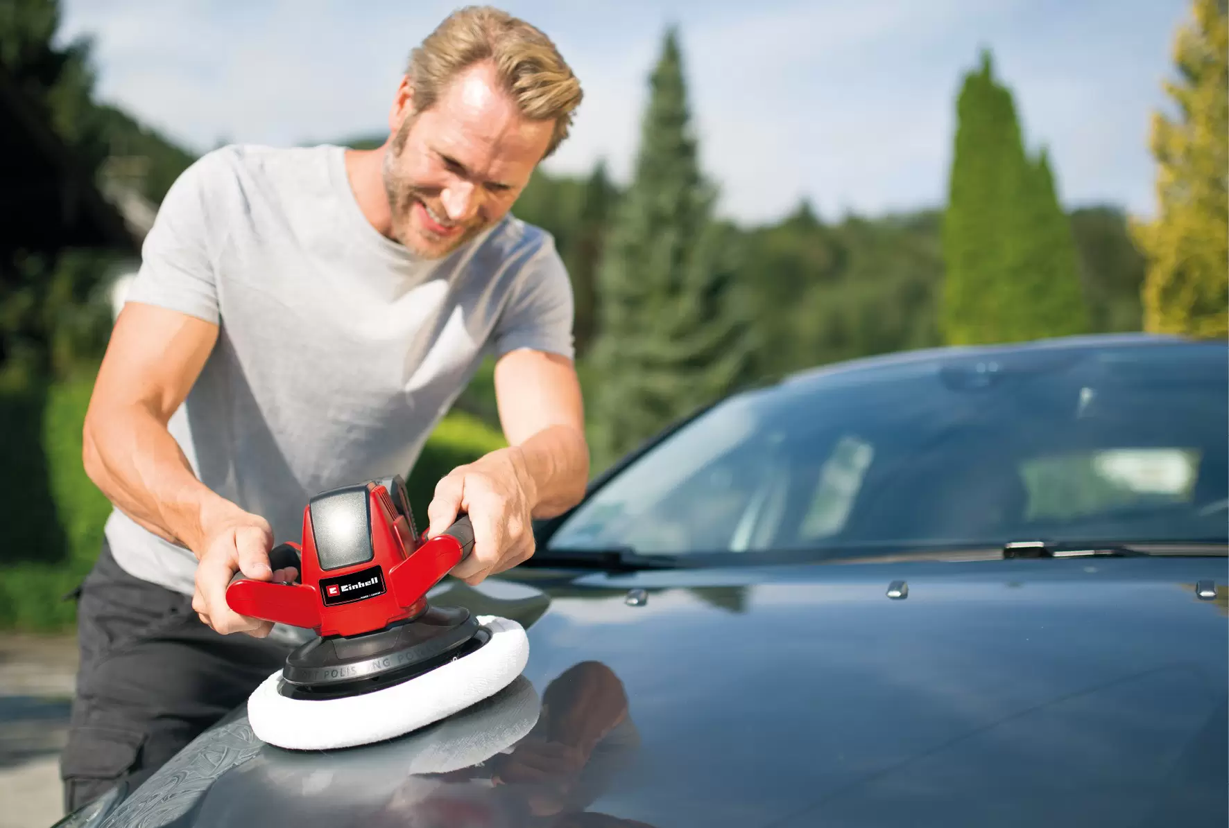 einhell-car-expert-cordless-car-polisher-2093301-example_usage-001
