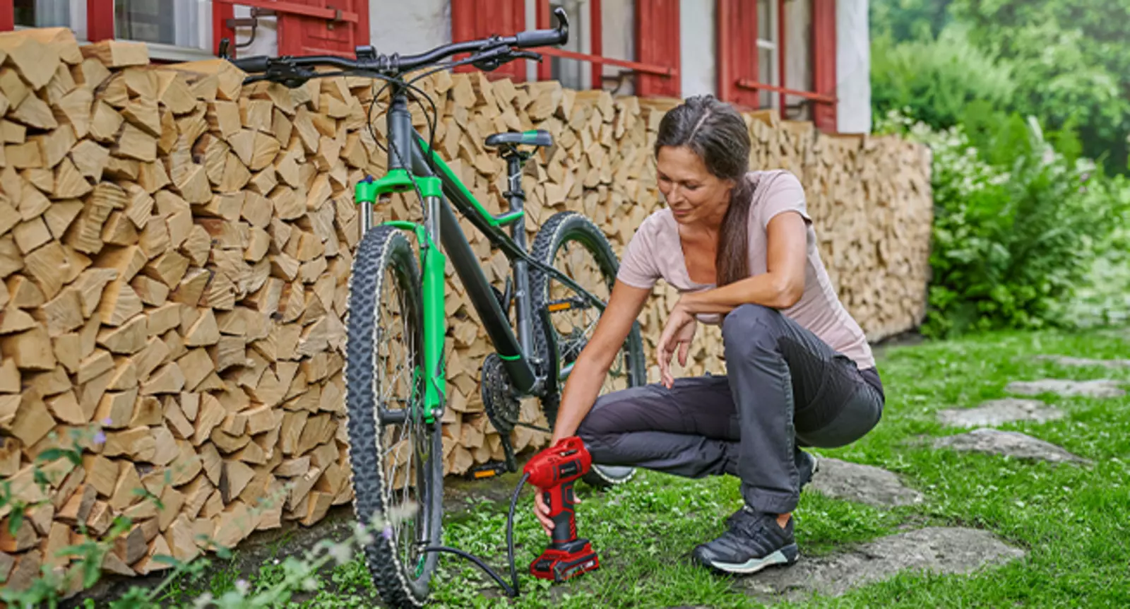 Powerhouse-the-cordless-car-air-compressor