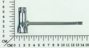 Spark plug wrench
