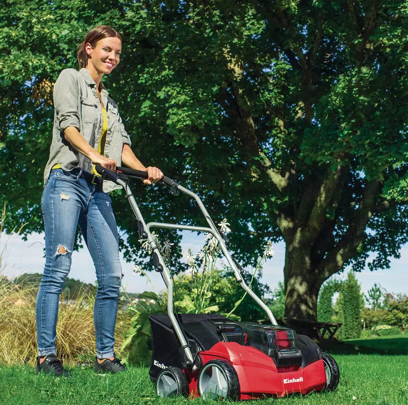 einhell-expert-cordless-scarifier-aerator-3420650-example_usage-001