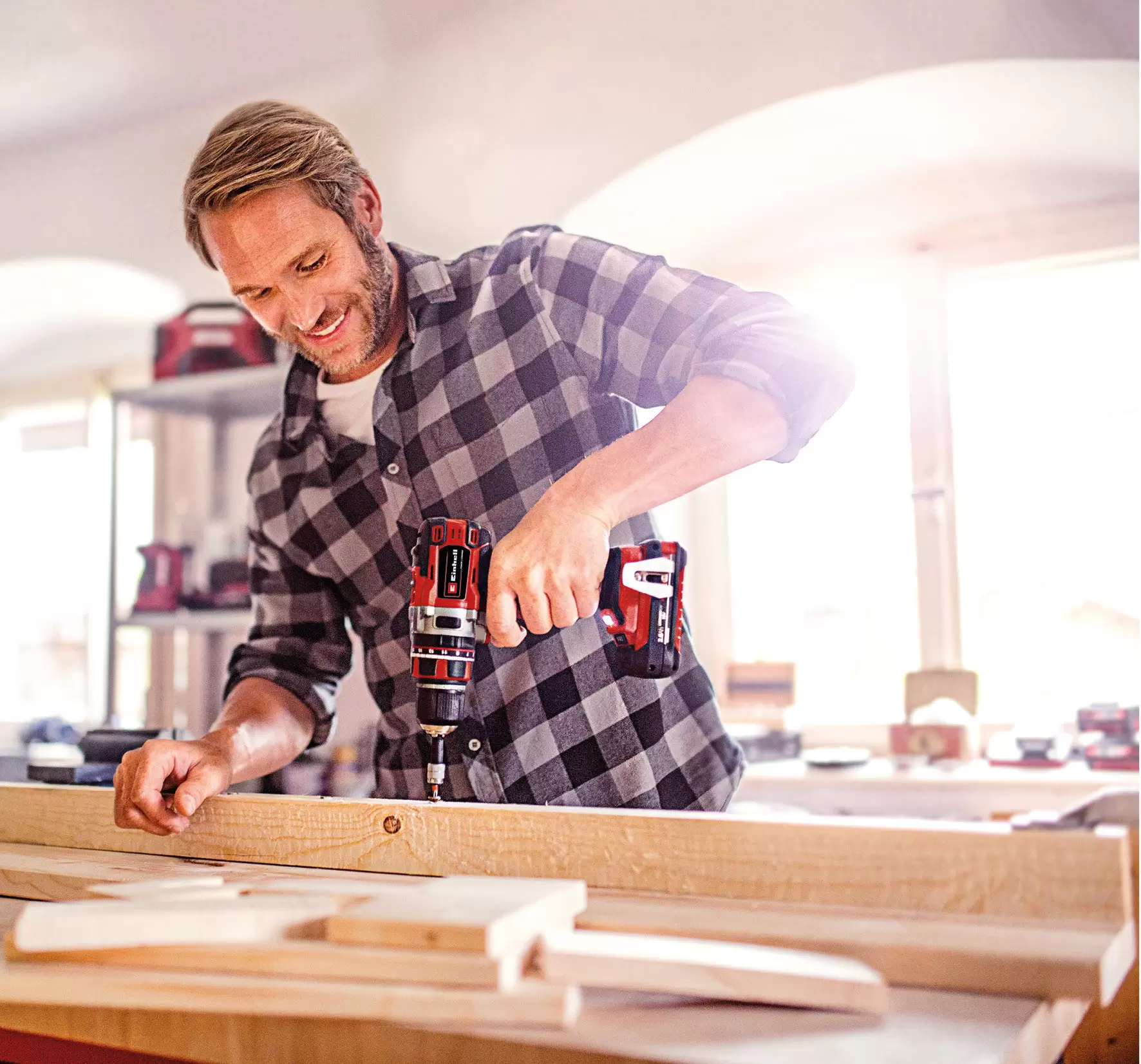 einhell-professional-cordless-impact-drill-4513942-example_usage-001