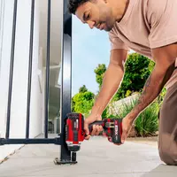 ozito-cordless-impact-wrench-3001243-example_usage-104