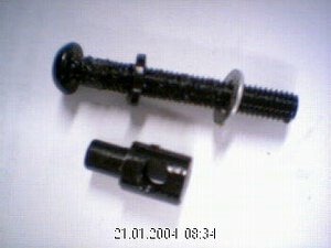Kettenspannbolzen