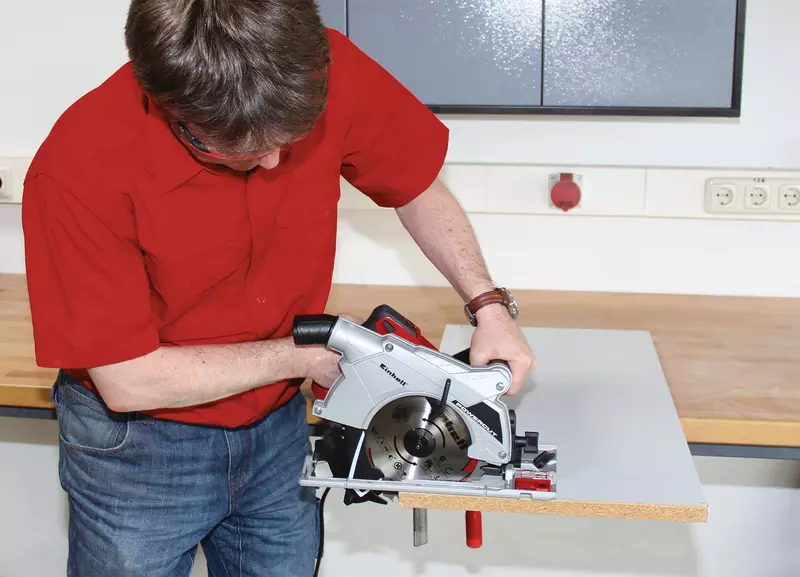 einhell-expert-circular-saw-4330970-example_usage-001