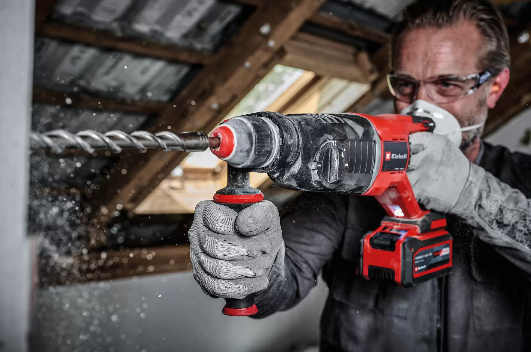 einhell-professional-cordless-rotary-hammer-4514270-example_usage-001