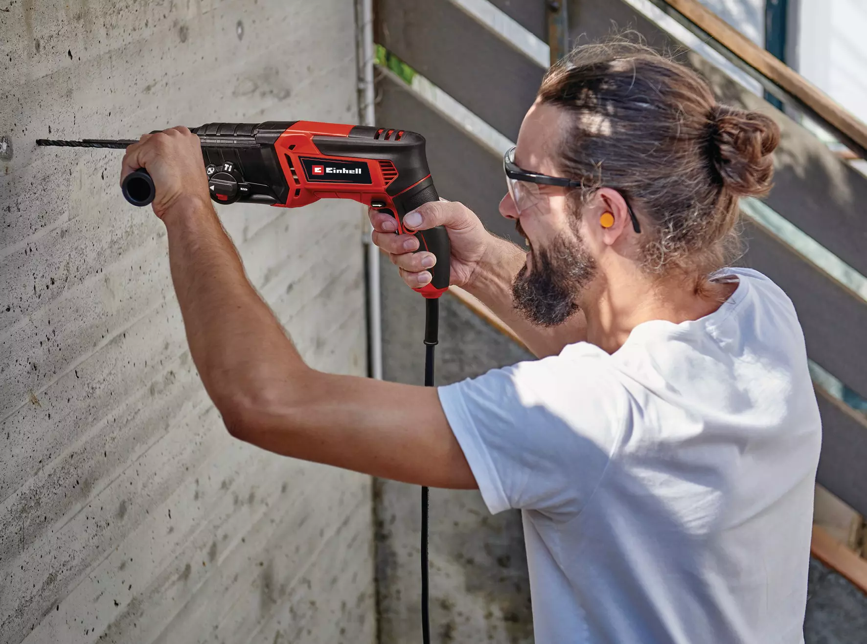 einhell-classic-rotary-hammer-4257986-example_usage-001