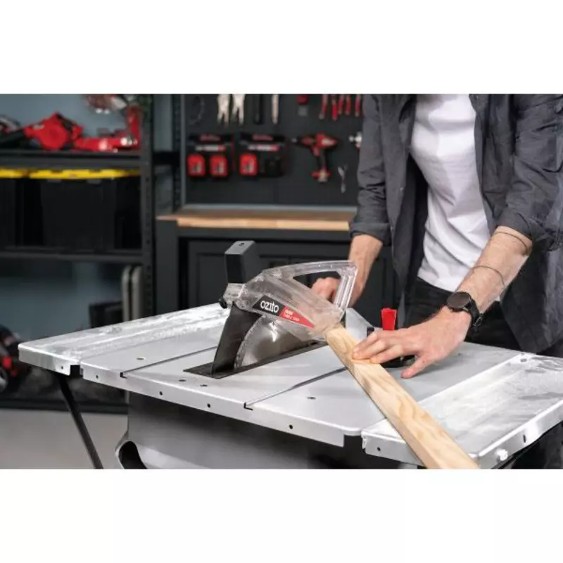 ozito-table-saw-3000866-example_usage-103