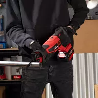 ozito-cordless-all-purpose-saw-3001205-example_usage-103