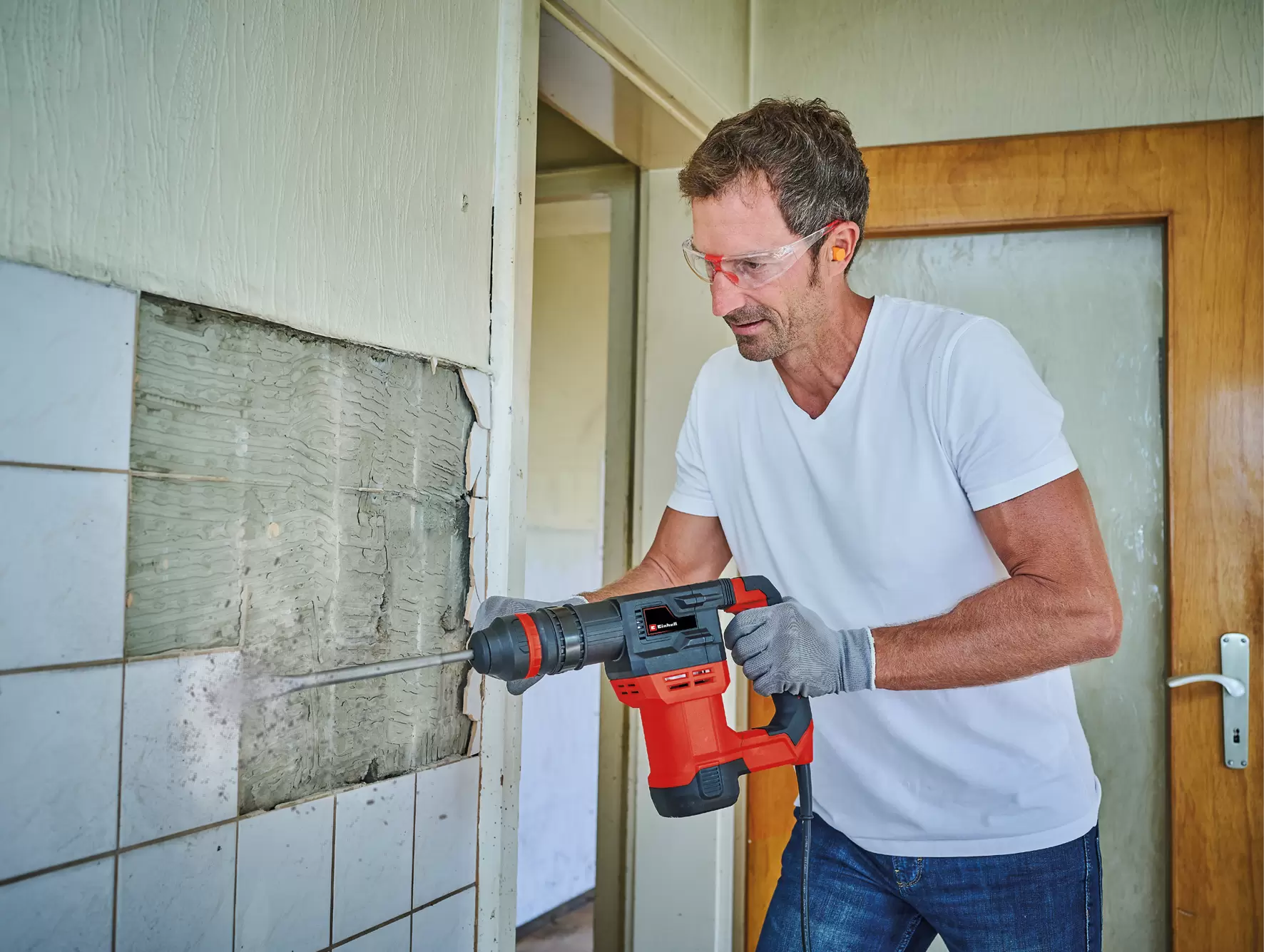 einhell-expert-demolition-hammer-4139135-example_usage-001