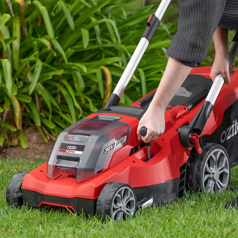 PXBTMK 2438 Cordless Lawn Mower