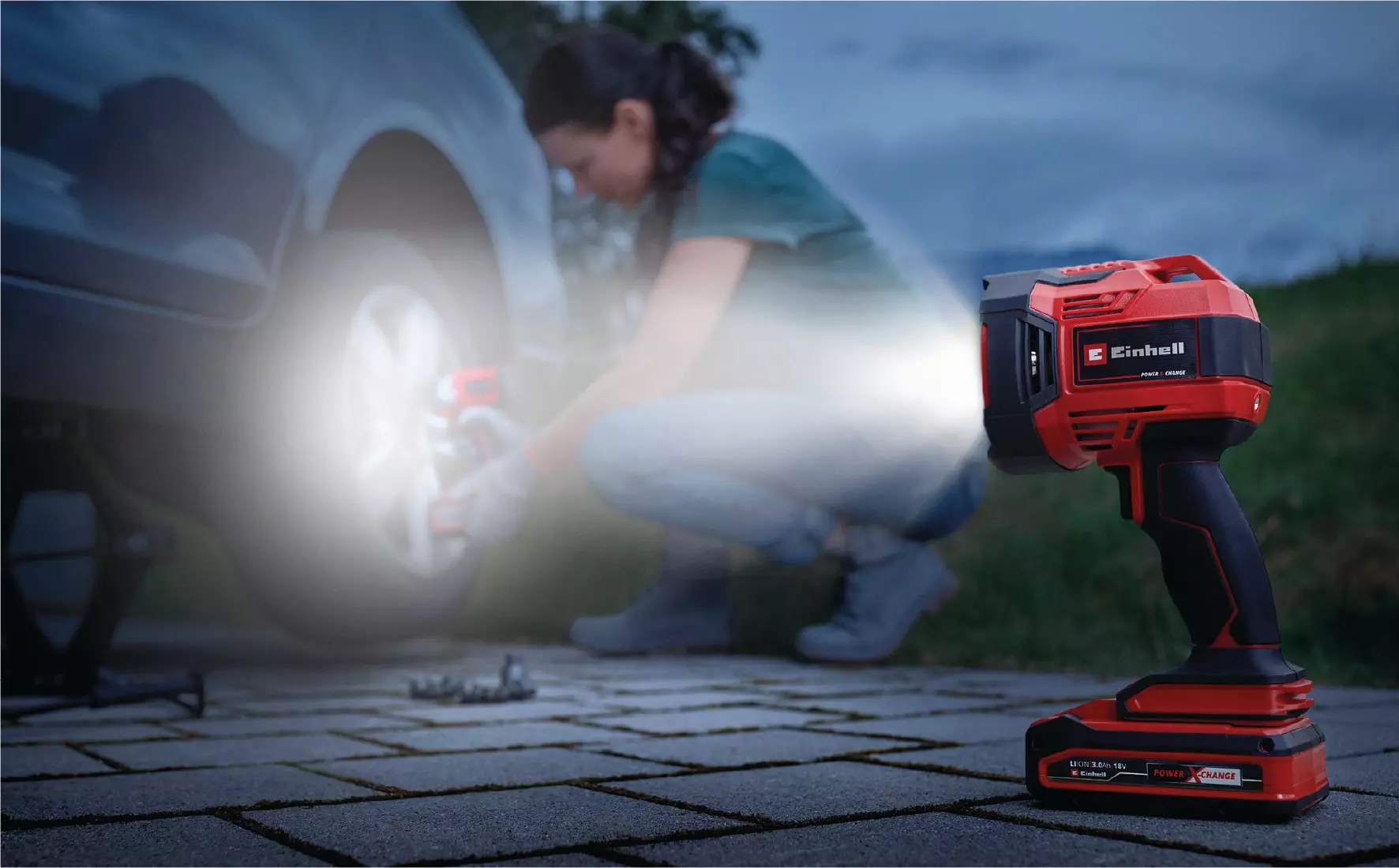 einhell-expert-cordless-light-4514145-example_usage-001