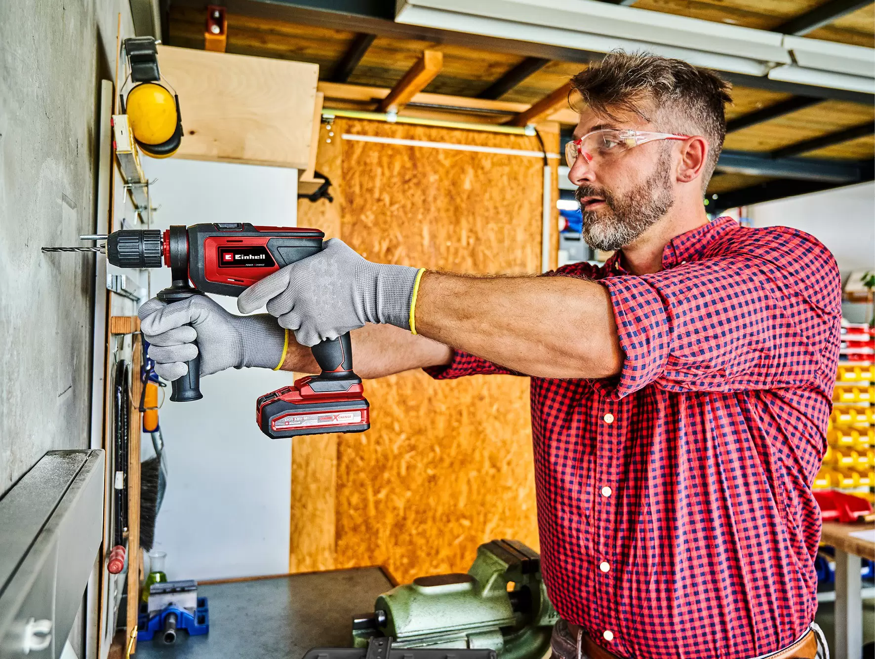 einhell-expert-cordless-hammer-drill-4513960-example_usage-001