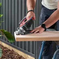 ozito-cordless-jig-saw-3000938-example_usage-102