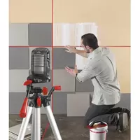 ozito-cross-laser-level-2270108-example_usage-101